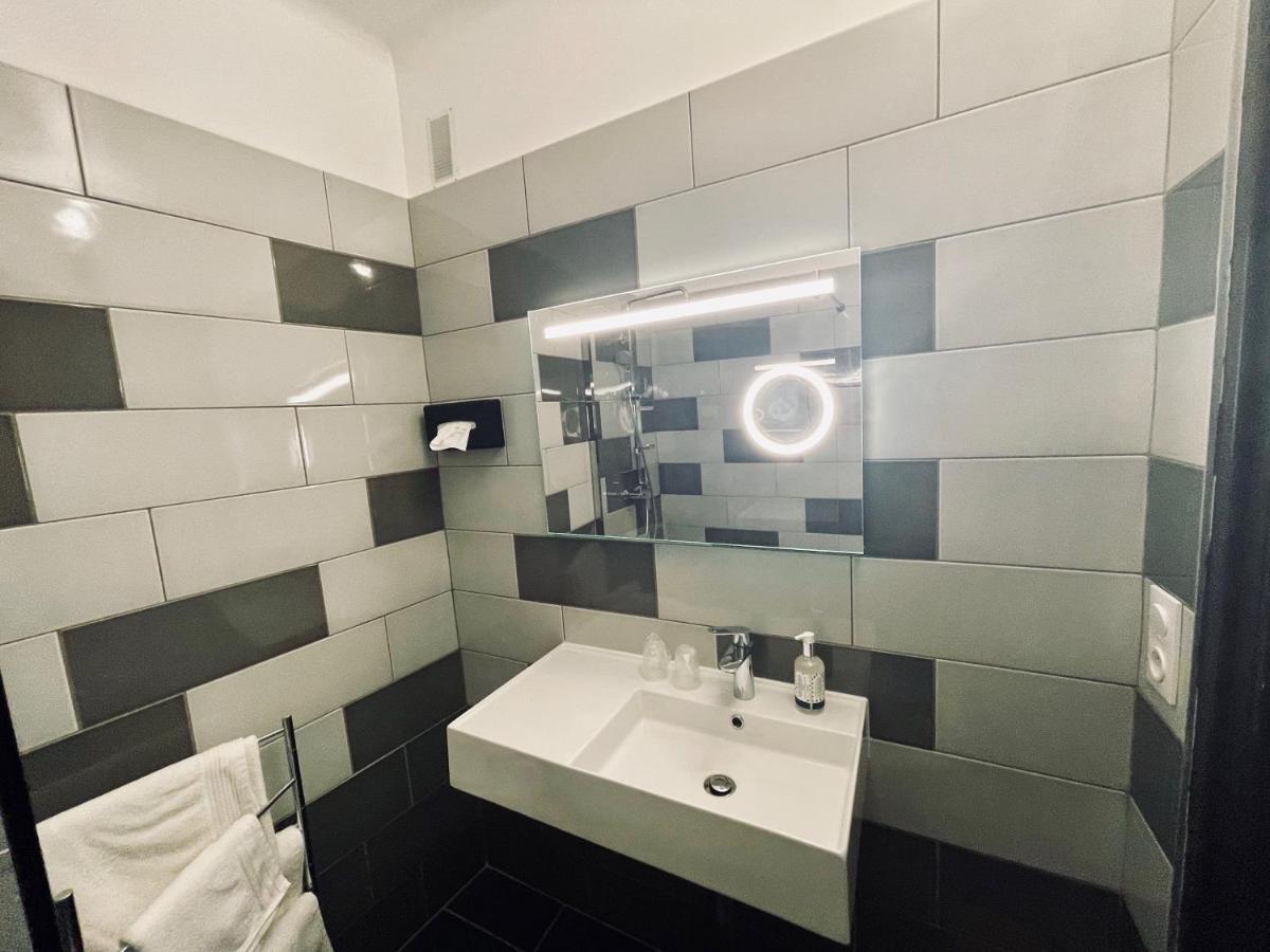 Hotel Courbet Juan-les-Pins Ngoại thất bức ảnh