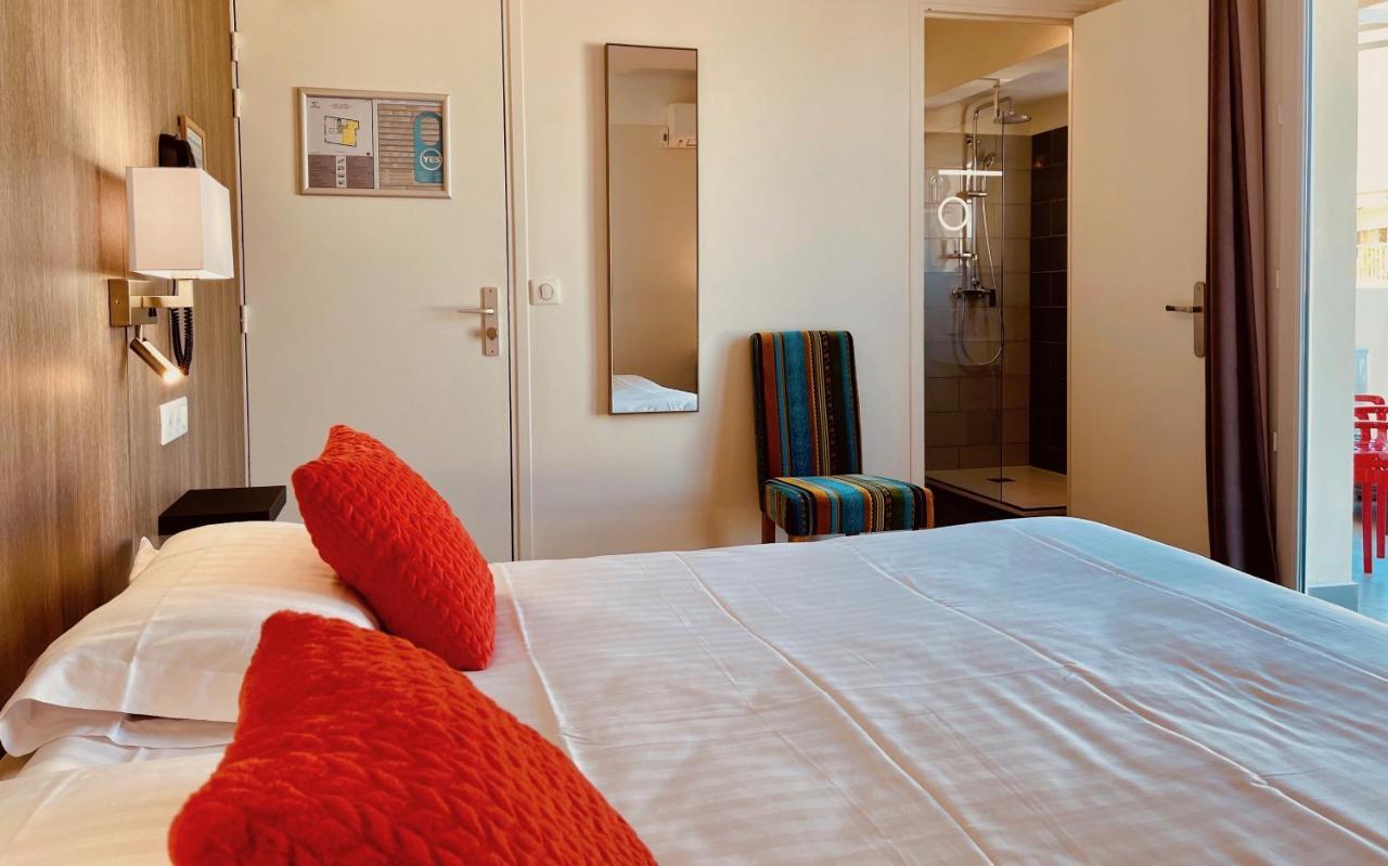 Hotel Courbet Juan-les-Pins Ngoại thất bức ảnh