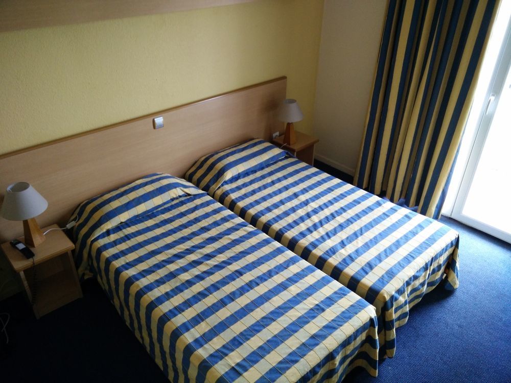 Hotel Courbet Juan-les-Pins Ngoại thất bức ảnh